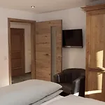 Apartment Gaestehaus Lipp *